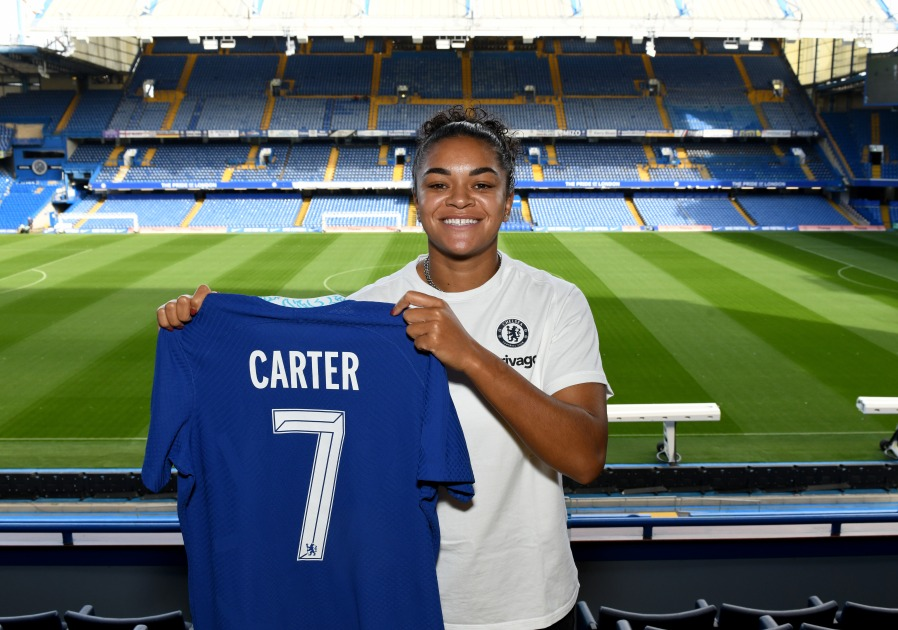 Jess Carter assina novo contrato de três anos o Chelsea Women O