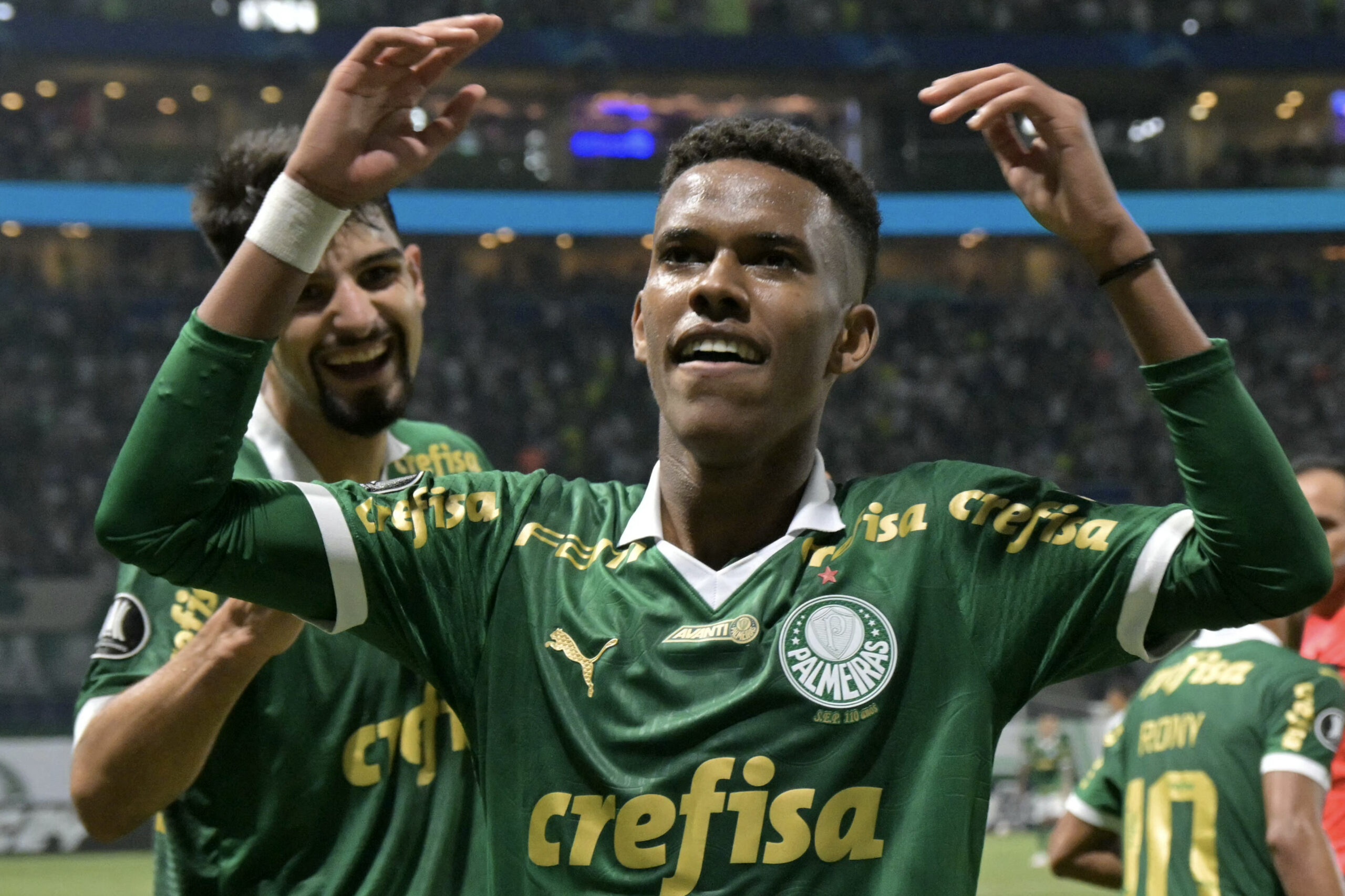 Palmeiras busca contratação de Peso para substituir Estevão em 2025